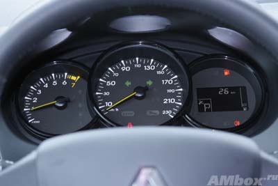 RenaultFluence2.0CVT(5).JPG